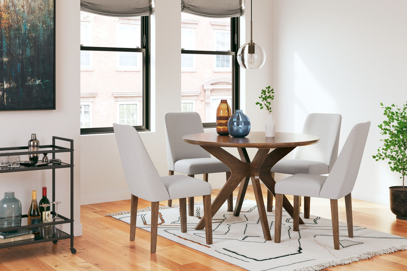 Lyncott - Dining Room Table Set