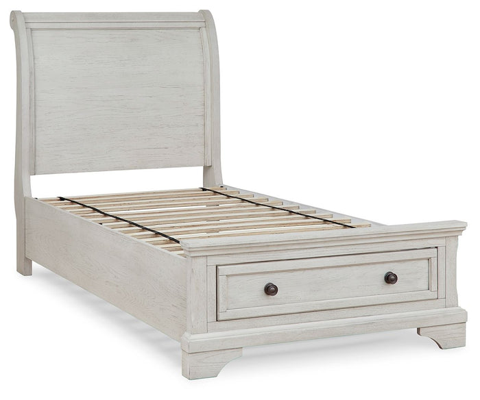 Robbinsdale - Sleigh Bed image 5