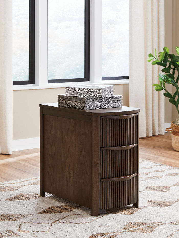 Camdill - Chair Side End Table image 4