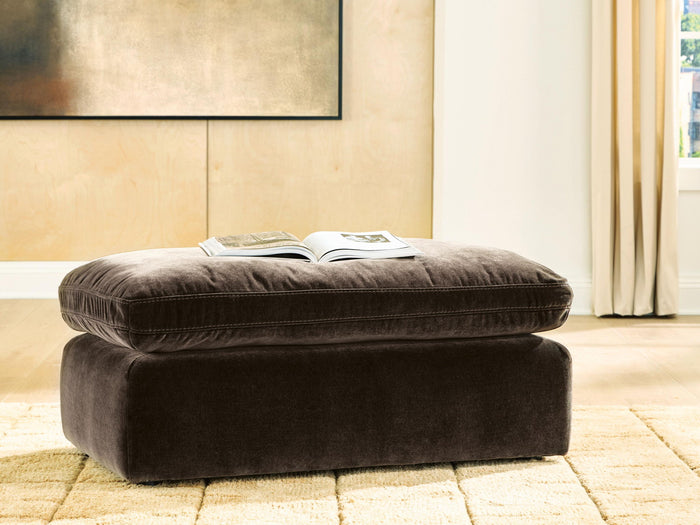Maxton Heights - Ottoman image 3