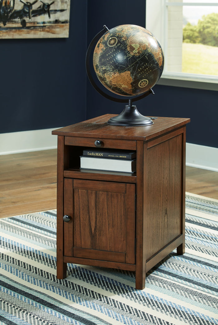 Treytown - Chair Side End Table image 5