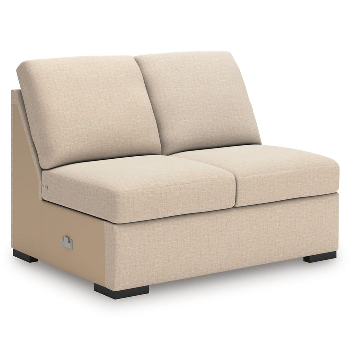 LadyMae - Sectional image 9