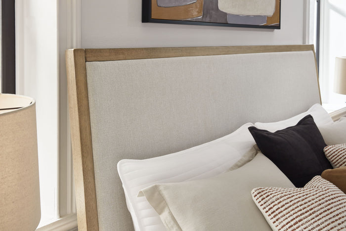 Tomtyn - Upholstered Bed image 2