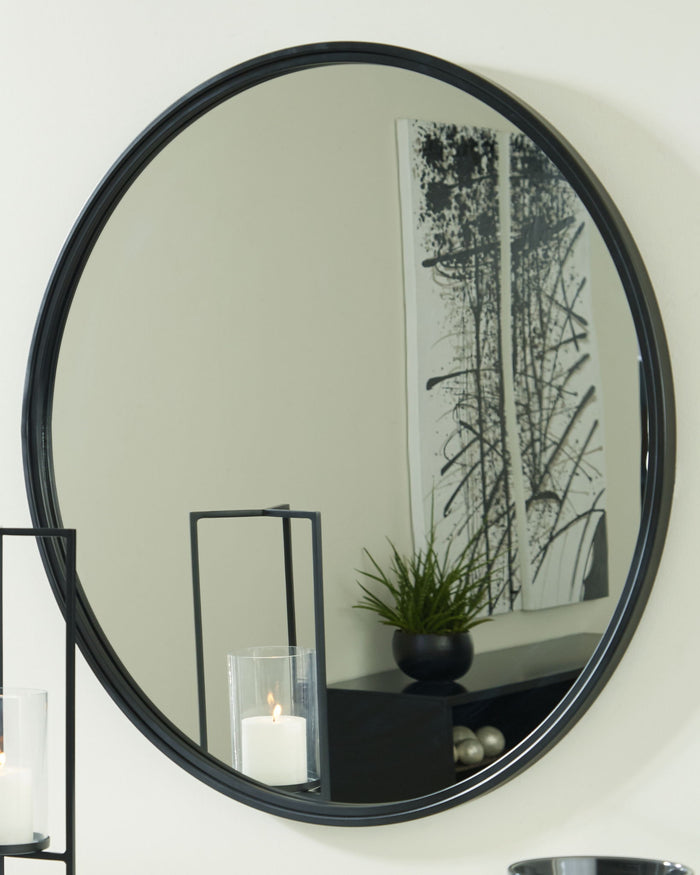 Brocky - Accent Mirror image 2