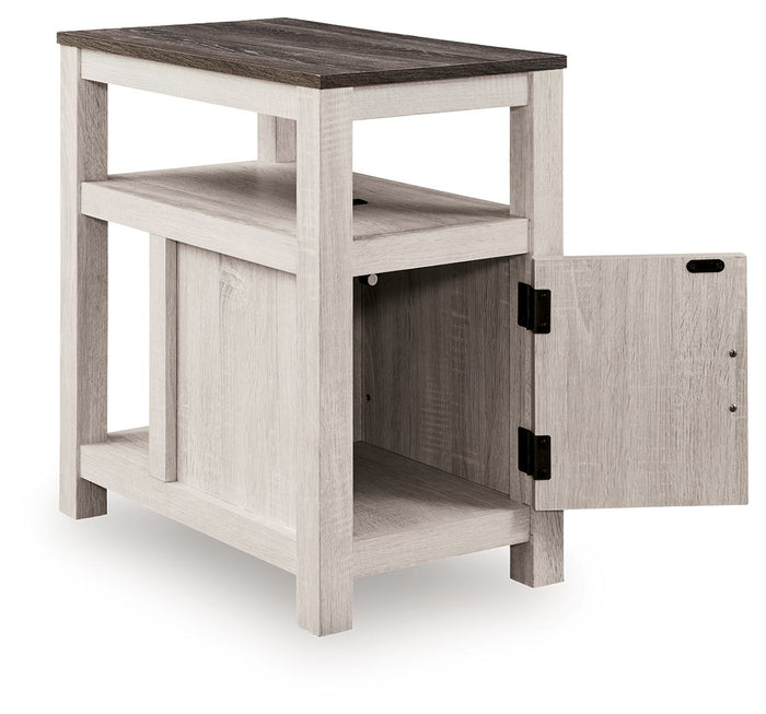 Fendenmore - Chair Side End Table image 5