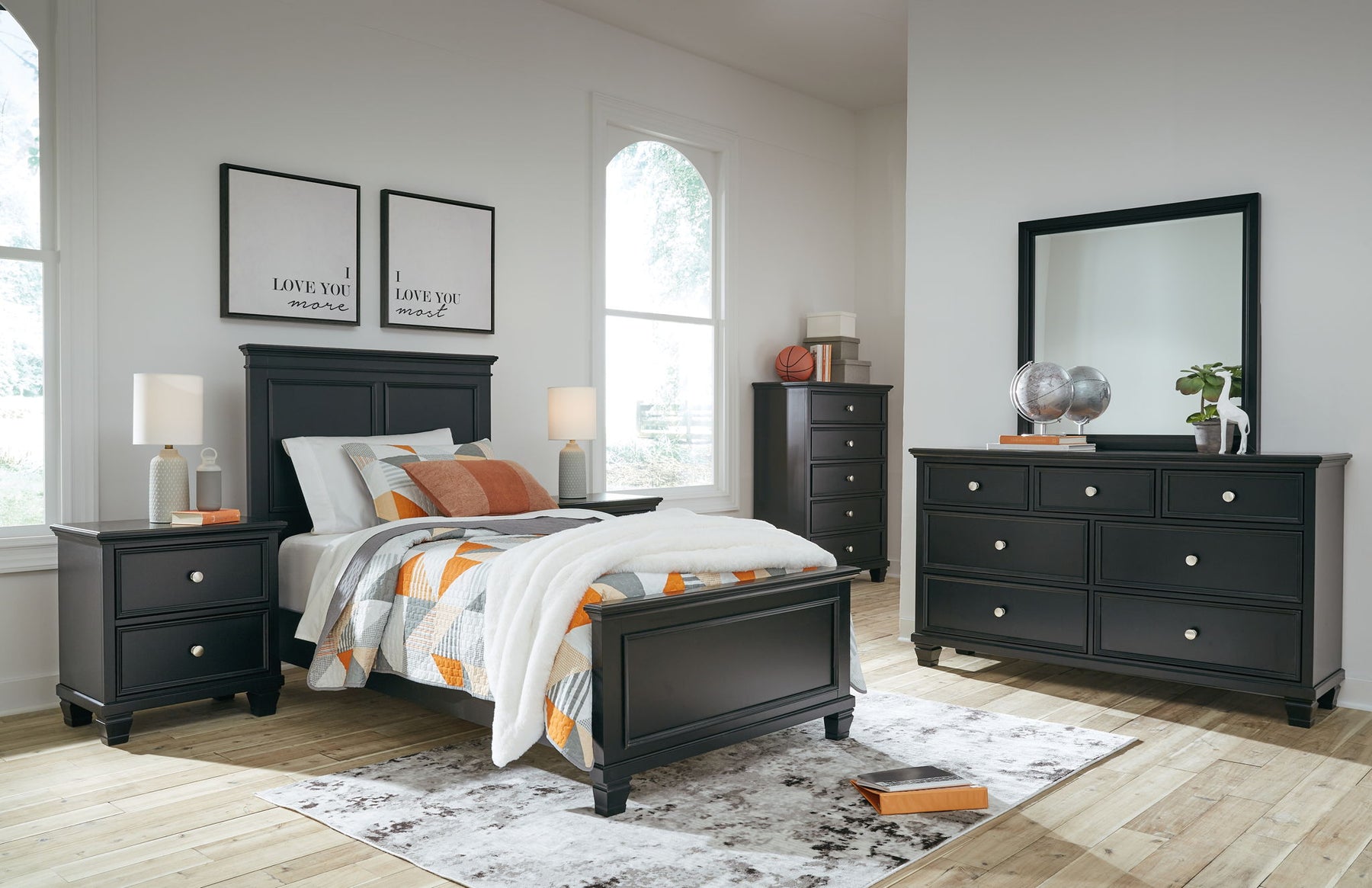 Black / 5 Pc. Bed, Dresser, Mirror / Twin