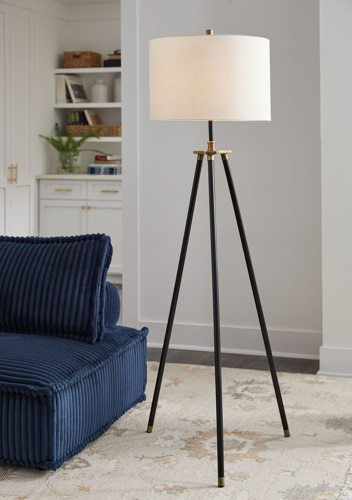 Cashner - Metal Floor Lamp - Black / Gold Finish image 2