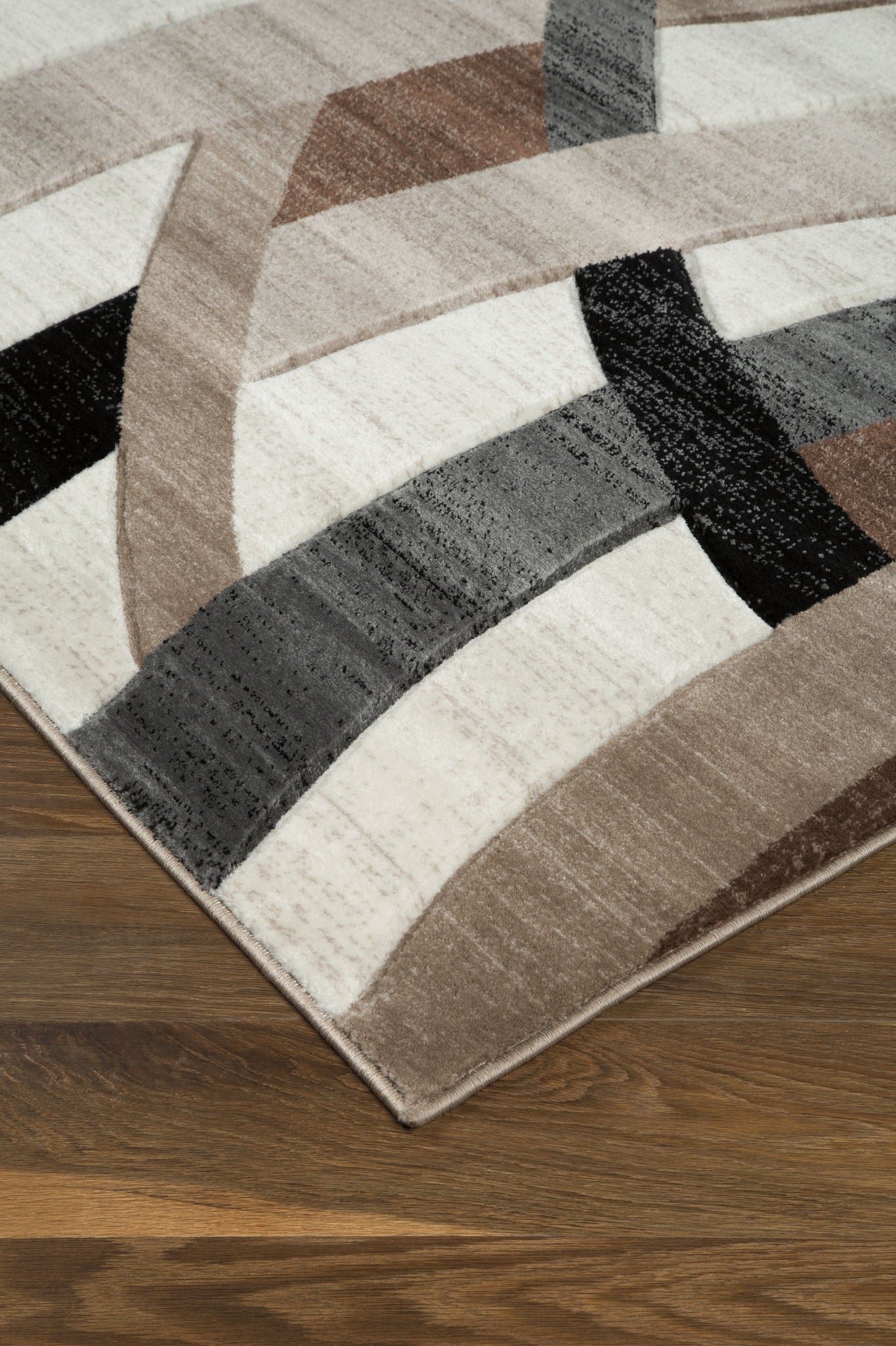 Dark Brown / 5' x 7'