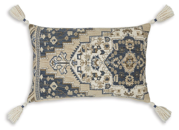 Winbury - Pillow image 1