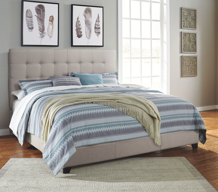 Dolante - Upholstered Bed image 2