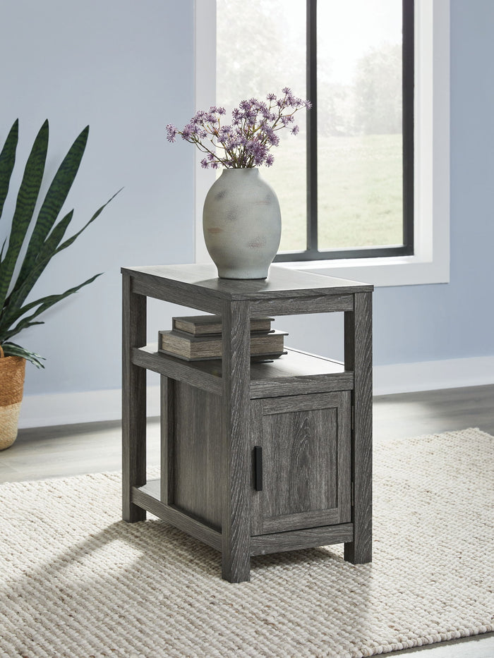 Fendenmore - Chair Side End Table image 7