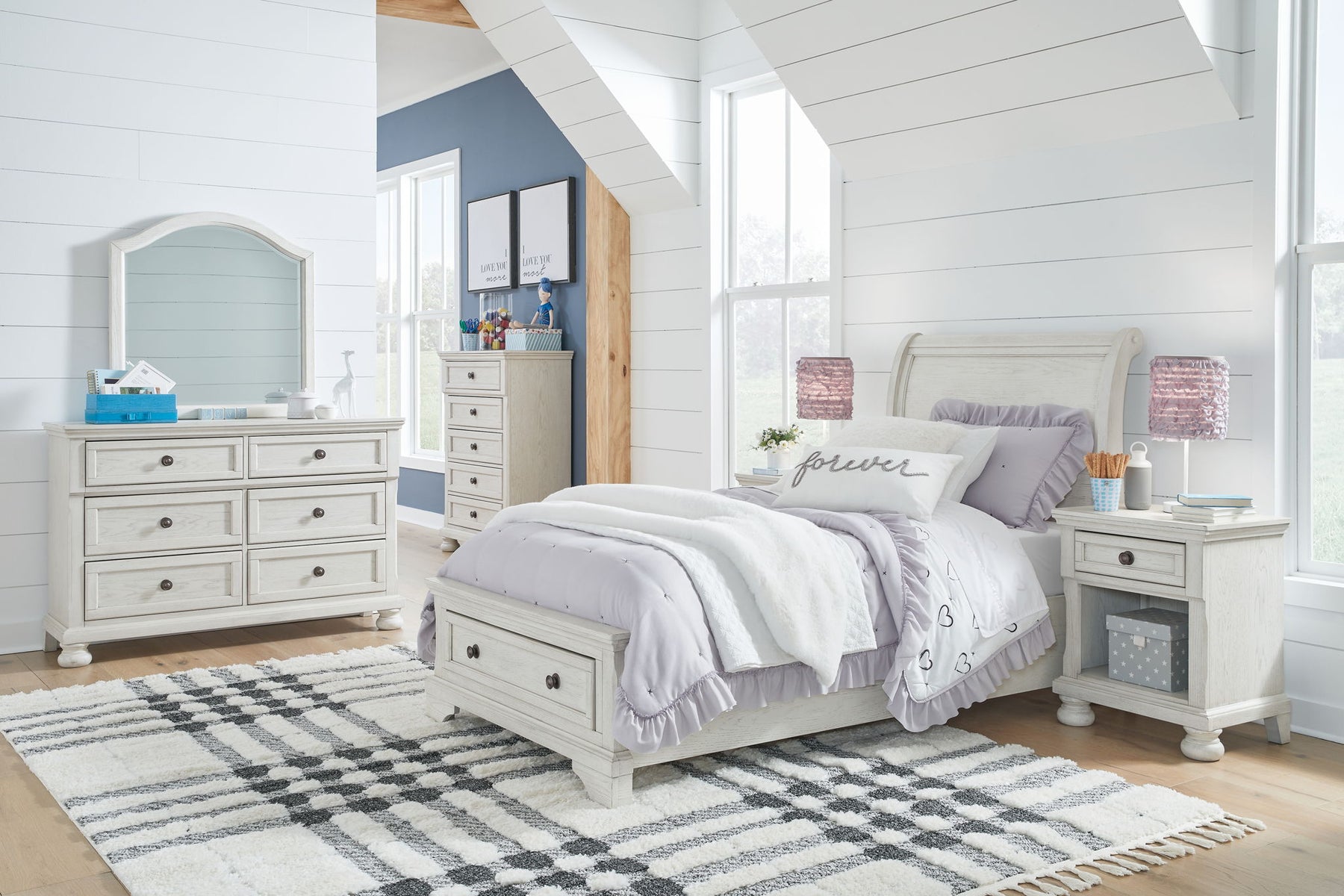 White / 6 Pc. Bed, Dresser, Mirror, Chest / Twin