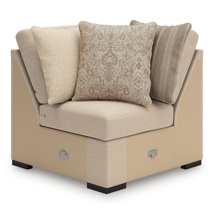 LadyMae - 4 Piece Sectional image 5