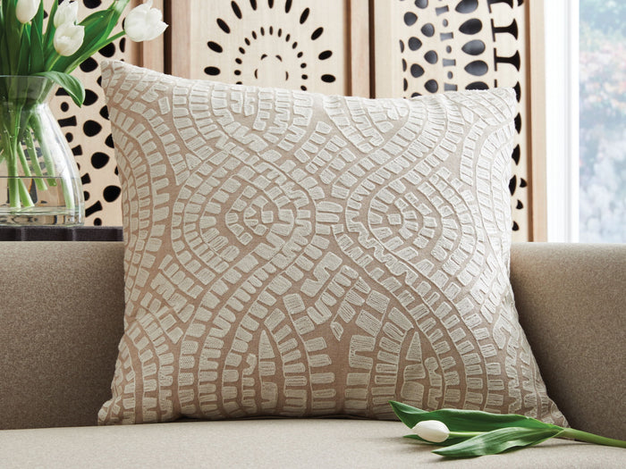 Cortlen - Pillow image 2