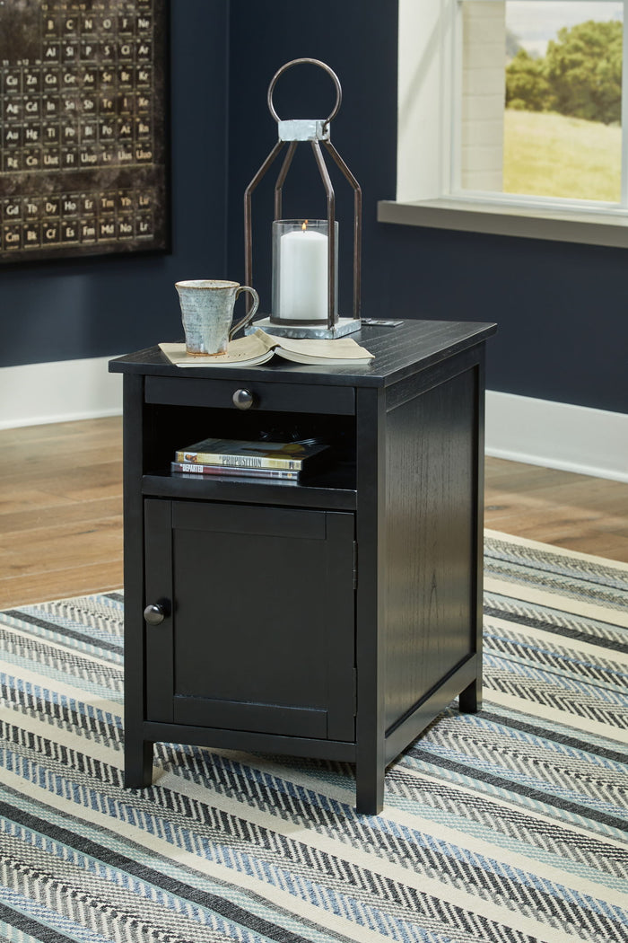 Treytown - Chair Side End Table image 8