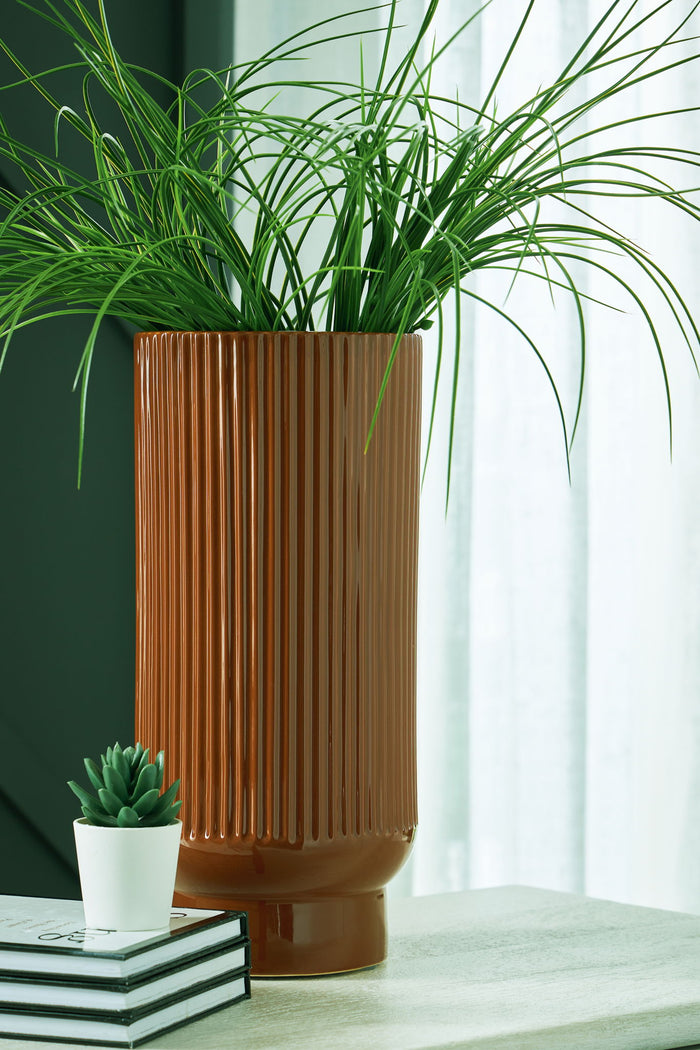 Avalyah - Vase image 6
