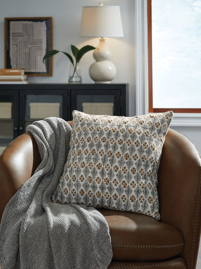 Dainwick - Pillow image 3