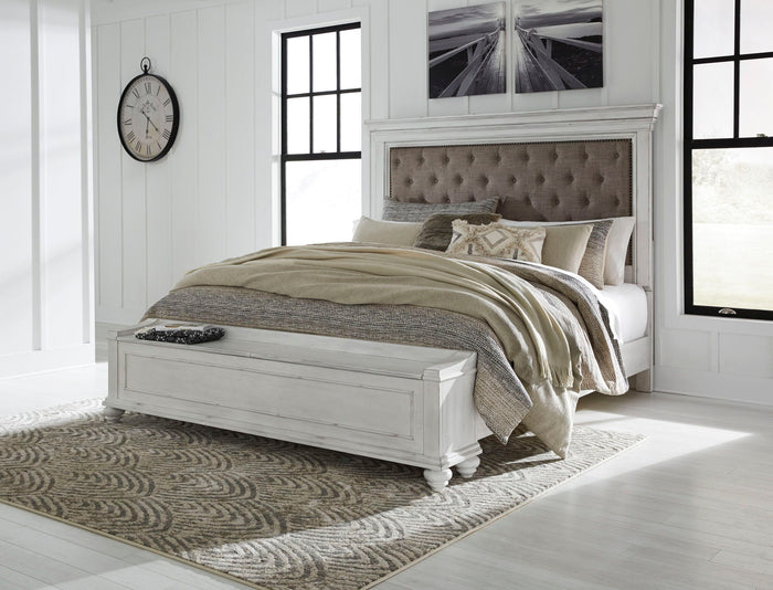 Kanwyn - Upholstered Panel Bed image 1