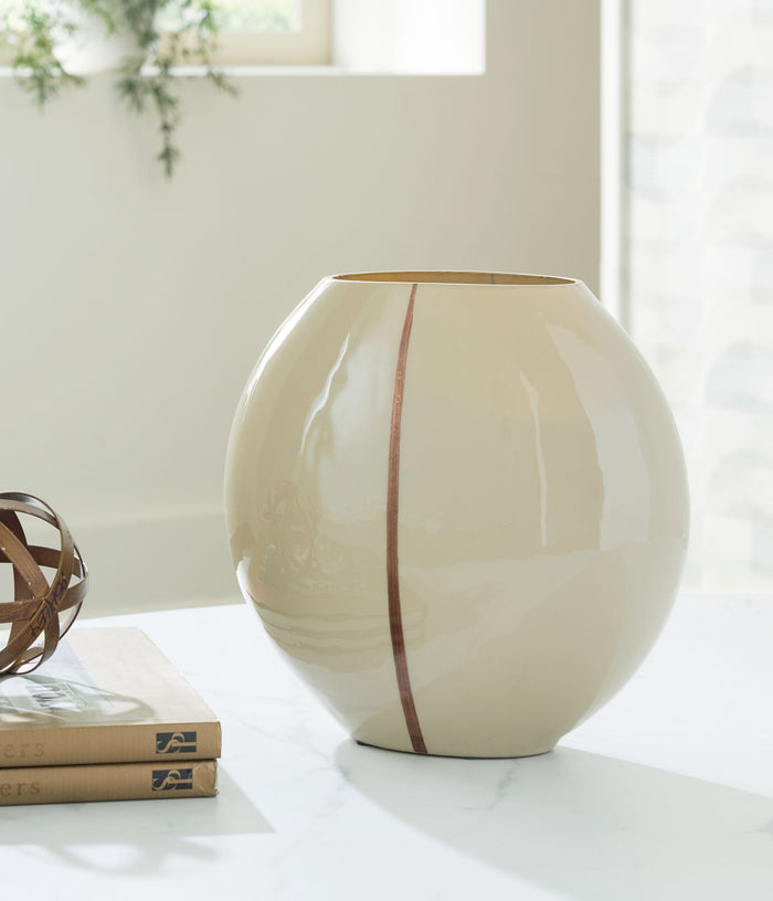 Sheabourne - Vase image 6