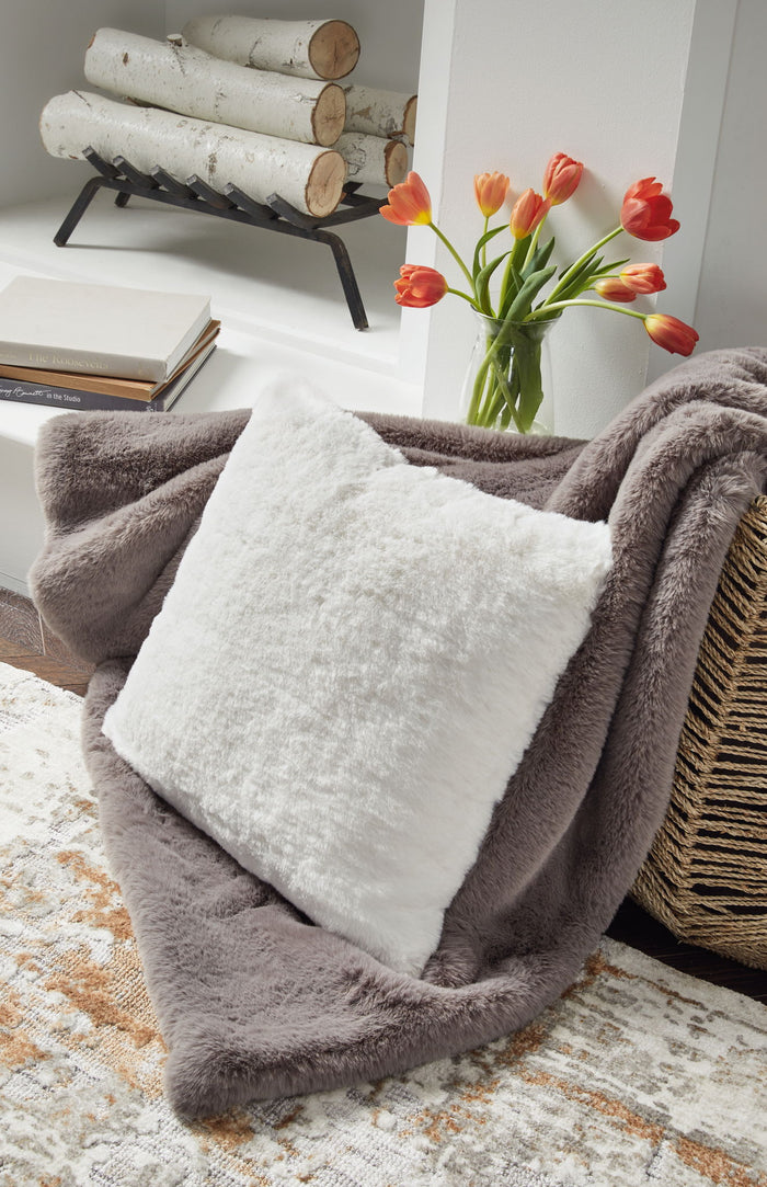 Gariland - Faux Fur Pillow image 7