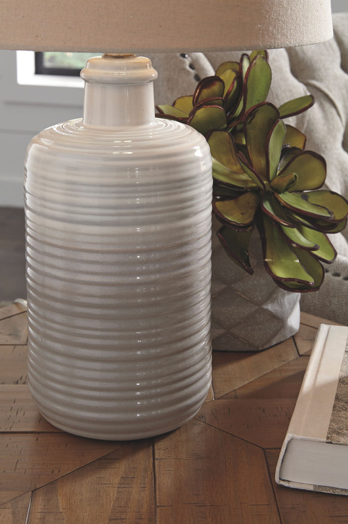 Marnina - Table Lamp image 3
