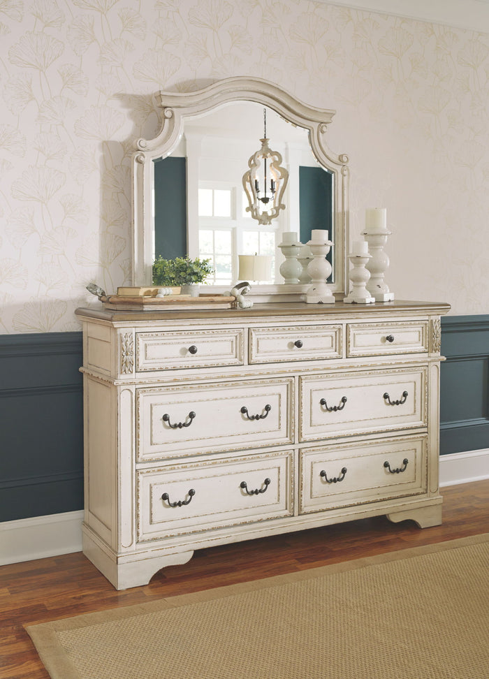 Realyn - Bedroom Sleigh Bed Set image 3