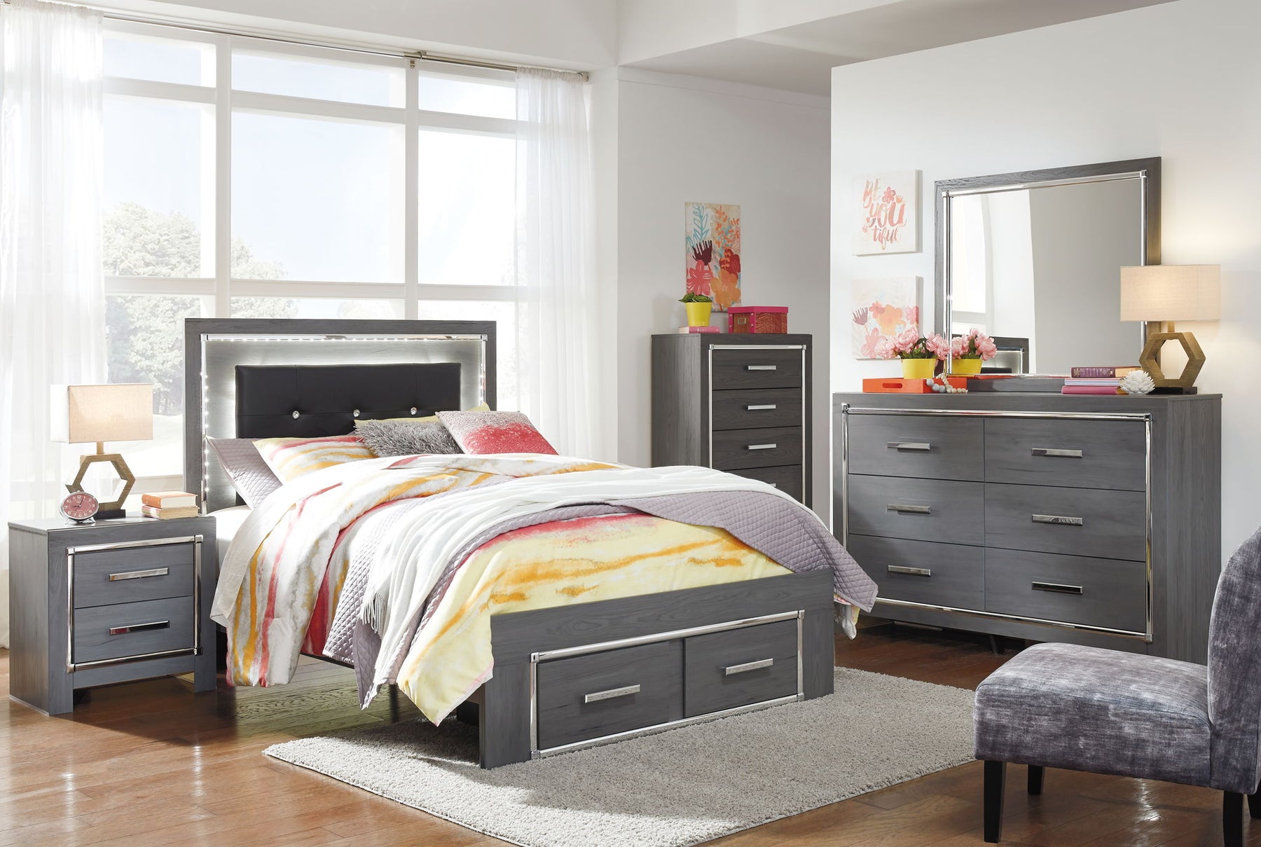 Gray / 6 Pc. Bed, Dresser, Mirror, Chest / 2 Drawers