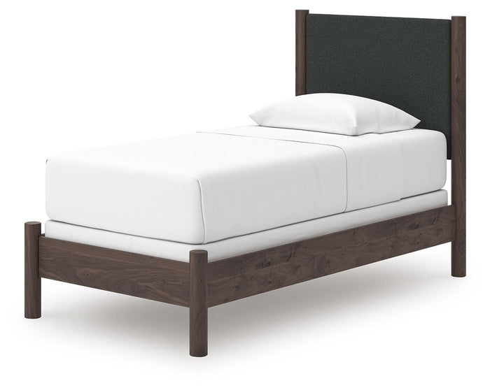 Pamytta - Upholstered Panel Bed image 3