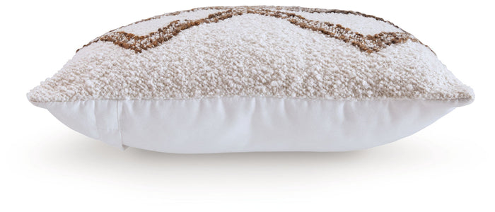 Brettwood - Pillow image 3