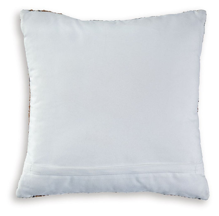 Kierenworth - Pillow image 4