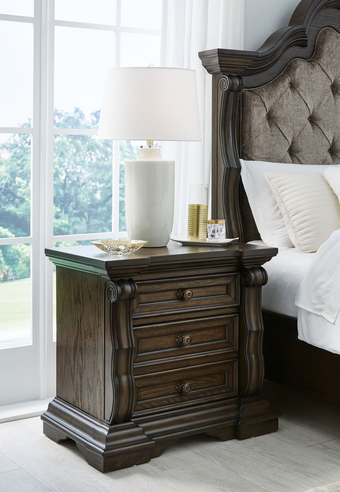 Maylee - Three Drawer Night Stand - Dark Brown image 3