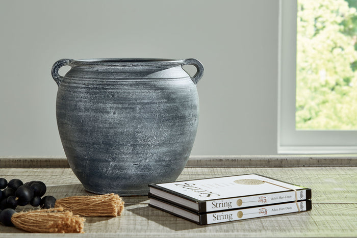 Meadie - 9" Vase image 8
