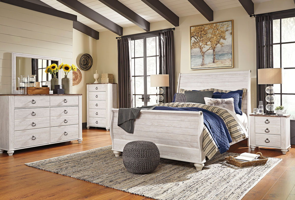 Beige / 6 Pc. Bed, Dresser, Mirror, Chest / Queen