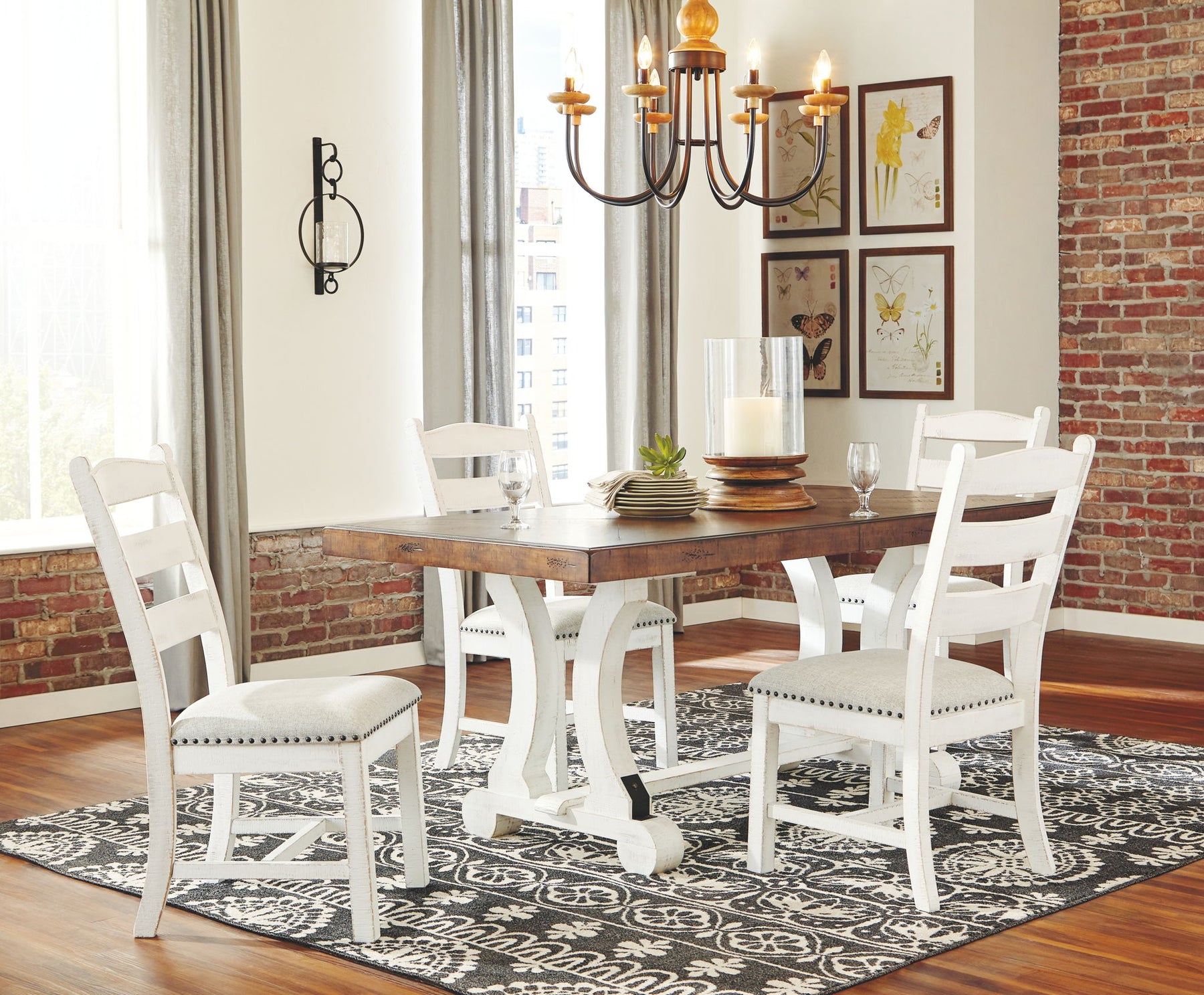 Light Brown / 5 Pc. Table, 4 Chairs