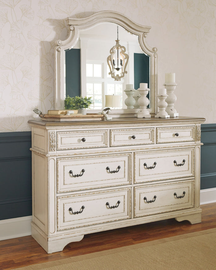 Realyn - Dresser image 6