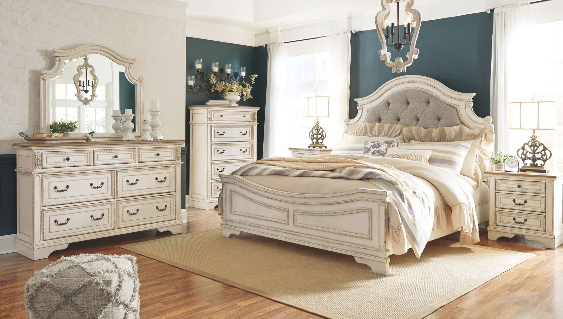 White / 6 Pc. Bed, Dresser, Mirror, Chest / Queen