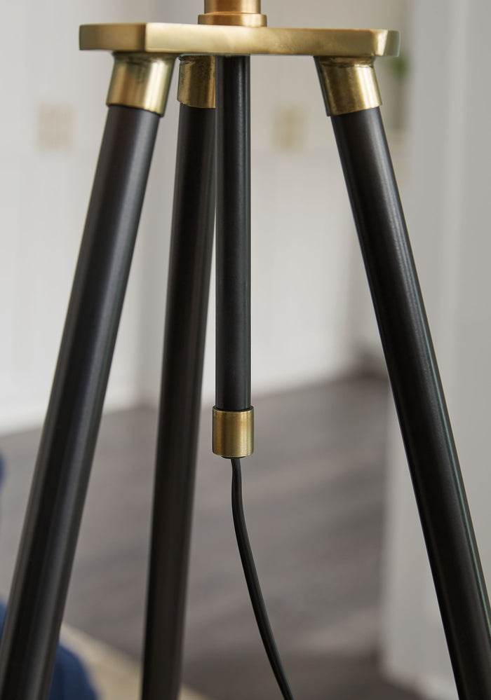 Cashner - Metal Floor Lamp - Black / Gold Finish image 4