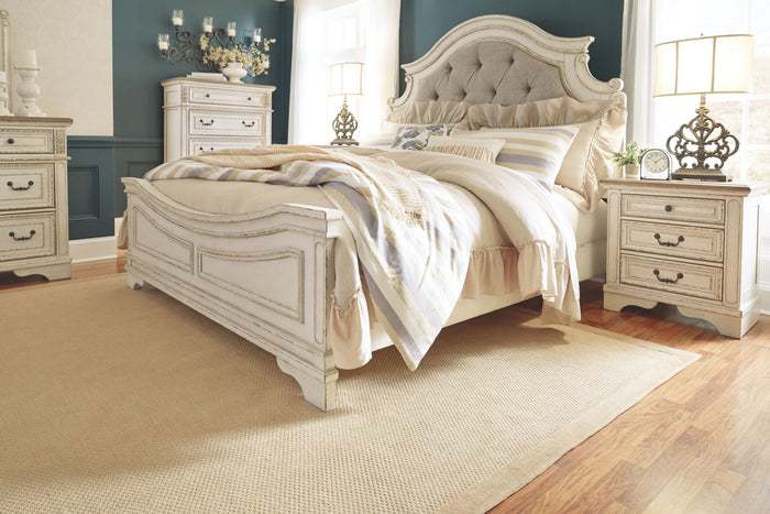 Realyn - Panel Bedroom Set image 2