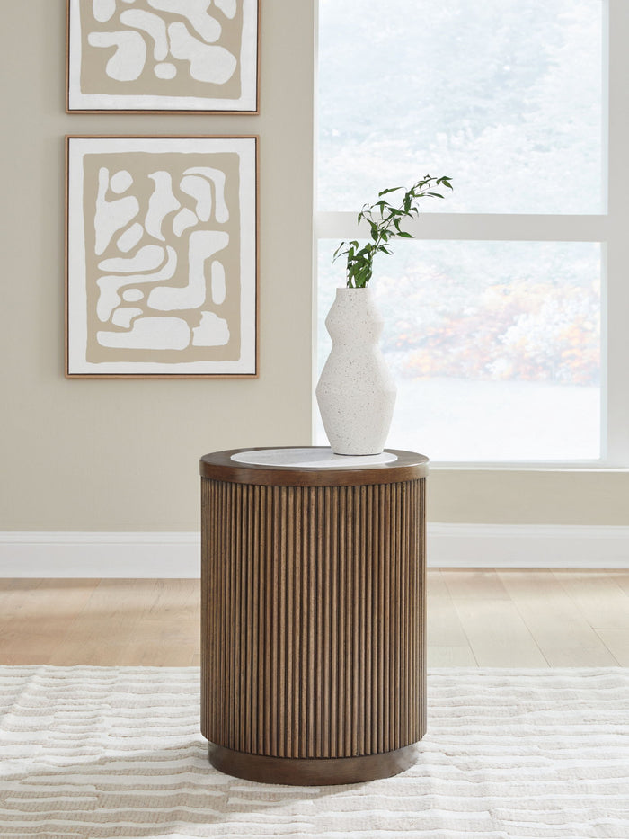 Hadonna - Round Table image 5