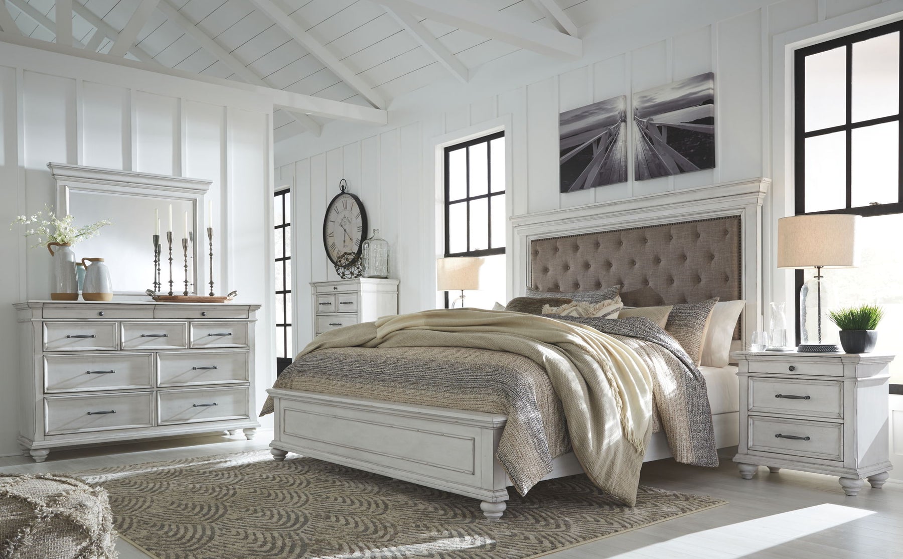 5 Pc. Bed, Dresser, Mirror / Queen / None