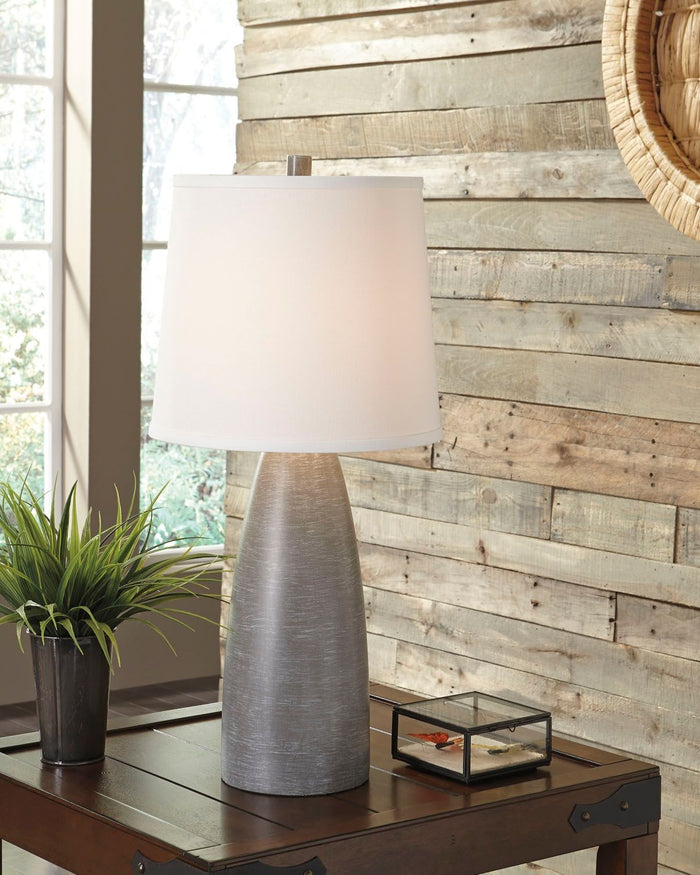 Shavontae - Table Lamp image 3