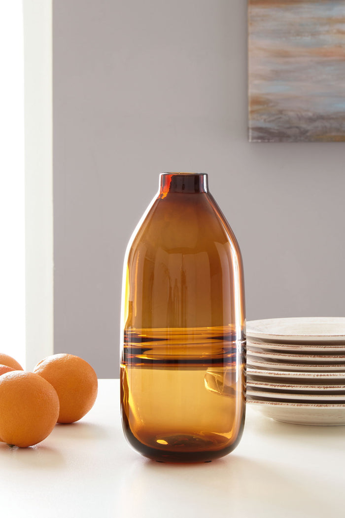 Lemmitt - Vase - Amber image 3