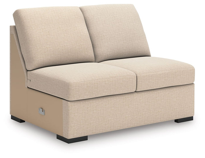 LadyMae - 4 Piece Sectional image 9