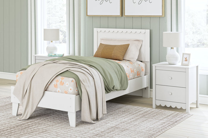 Hallityn - Panel Platform Bed image 3