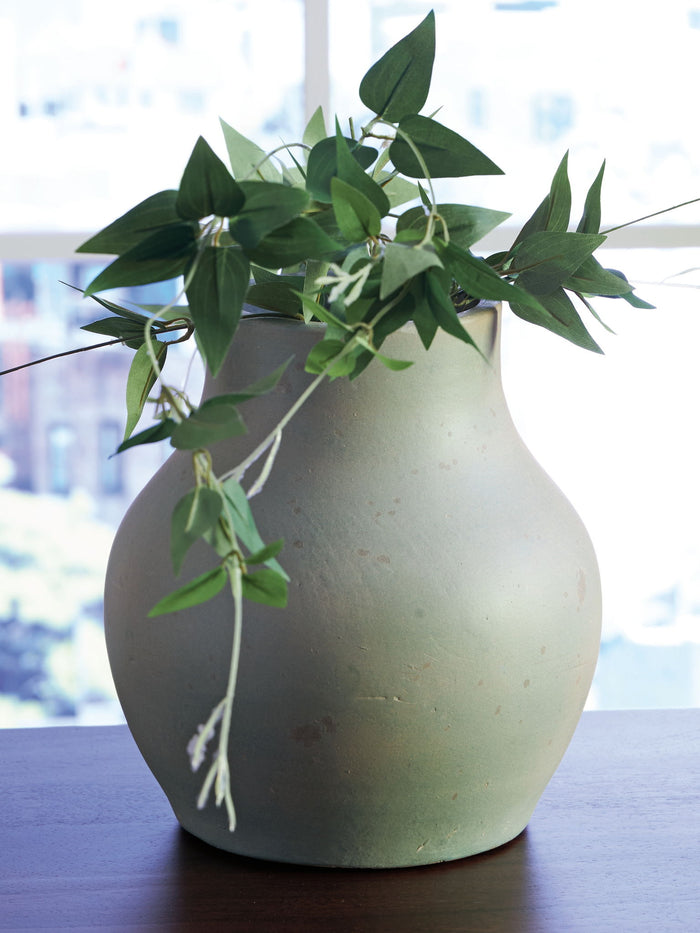 Baychester - Vase image 8