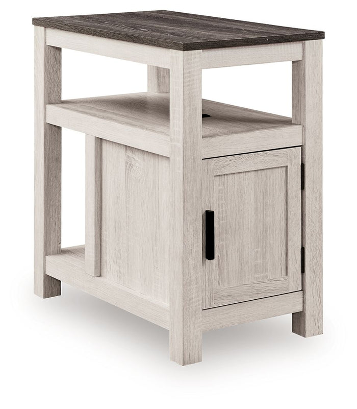 Fendenmore - Chair Side End Table image 3