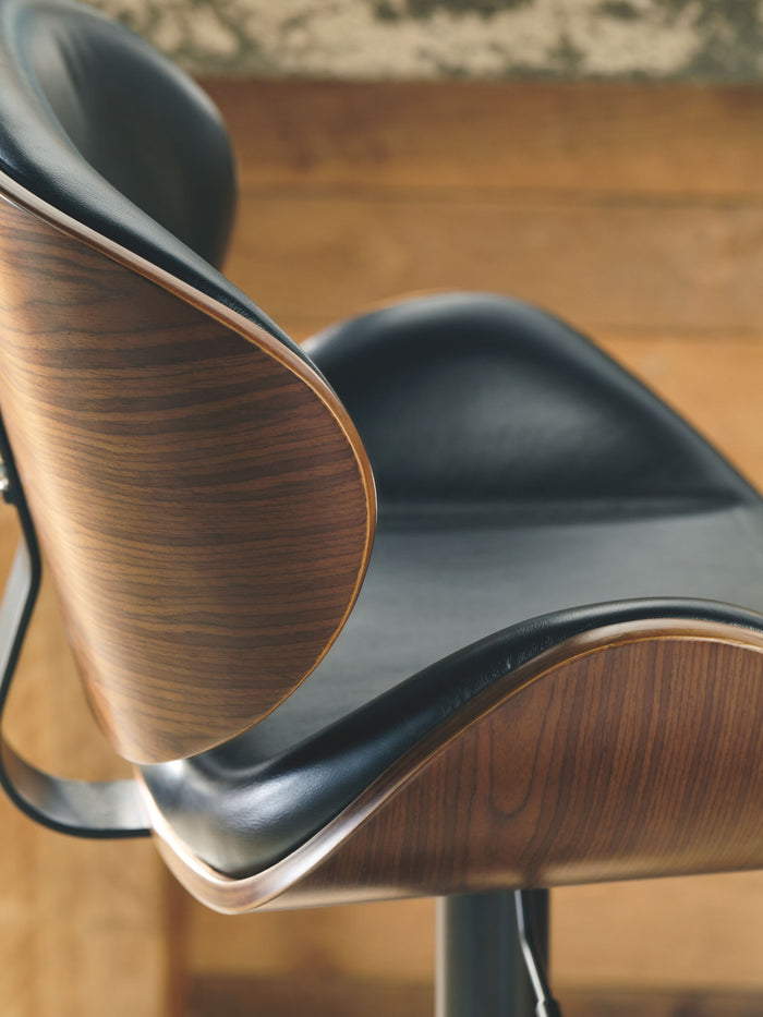Bellatier - Adjustable Height Barstool image 4