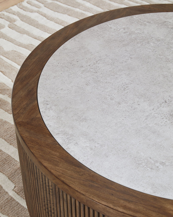 Hadonna - Round Table image 6