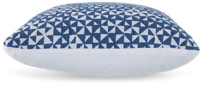 Jaycott Next-Gen Nuvella - Pillow image 3