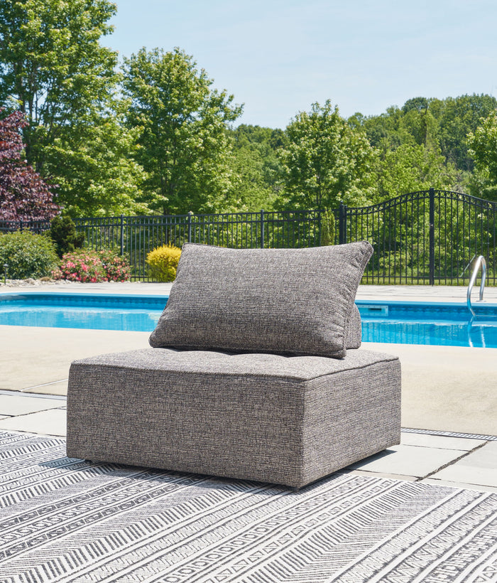 Bree Zee - Lounge Chair With Cushion image 3